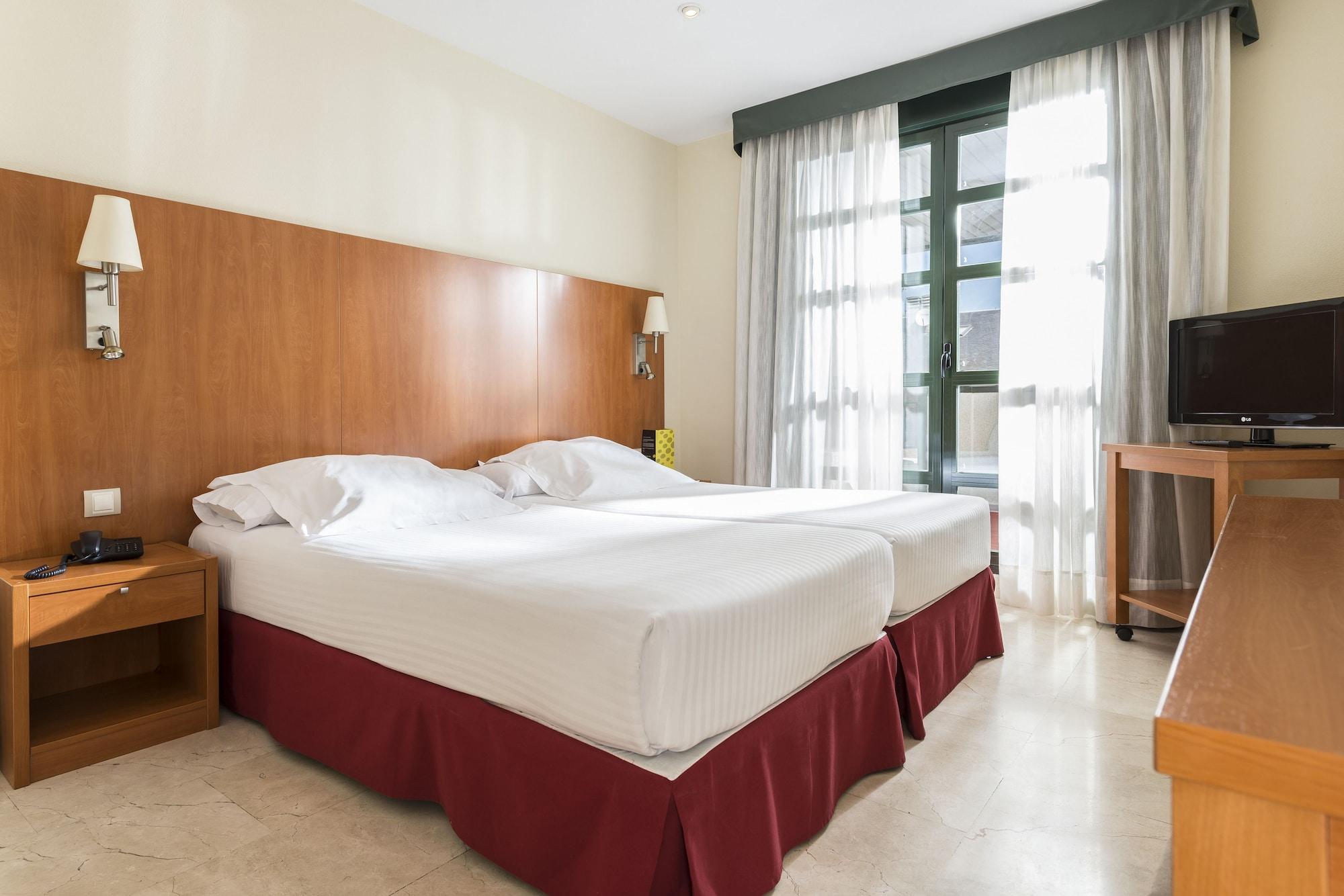 Exe Gran Hotel Almenar Las Rozas de Madrid Exterior foto